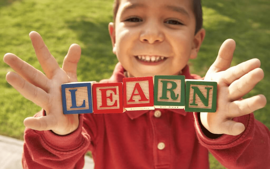 Como ayudar un niño a aprender Como ayudar un niño a aprender